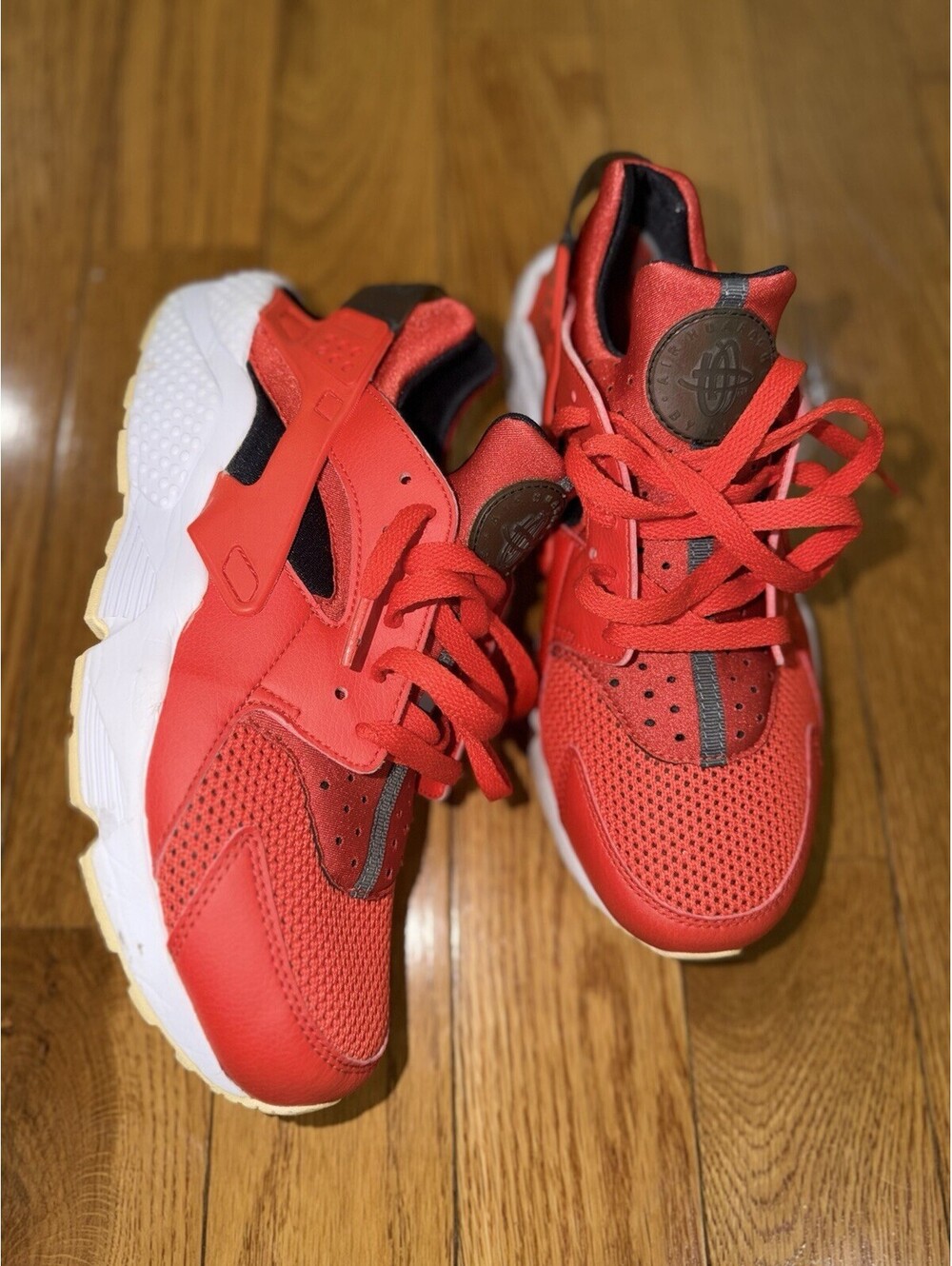 Size 10 US MEN’S Nike Air Huarache Men’s Habanero Red & White Athletic Running - Picture 6 of 10
